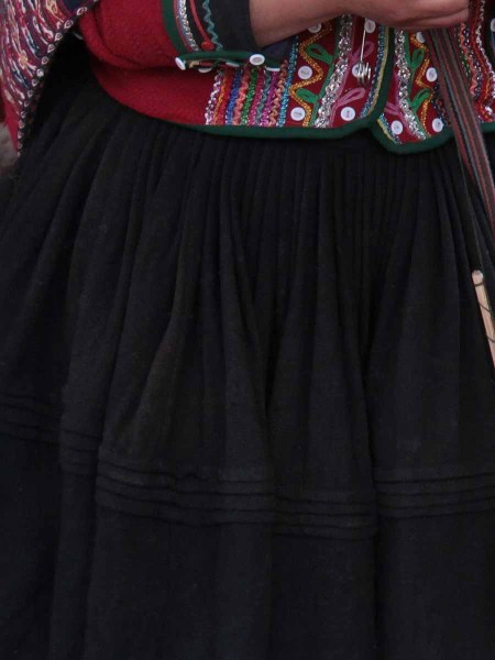 Falda-de-lana-peruana