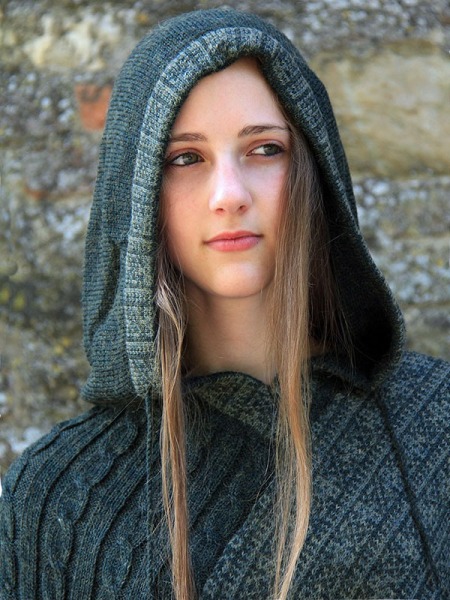 Poncho-con-capucha