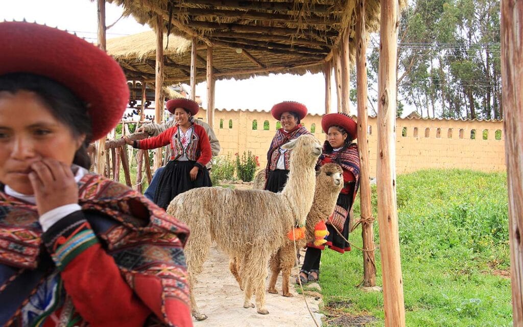 Textilería Cusqueña y lana de alpaca